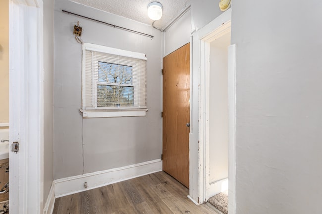 Building Photo - 129 Broadwater Ave