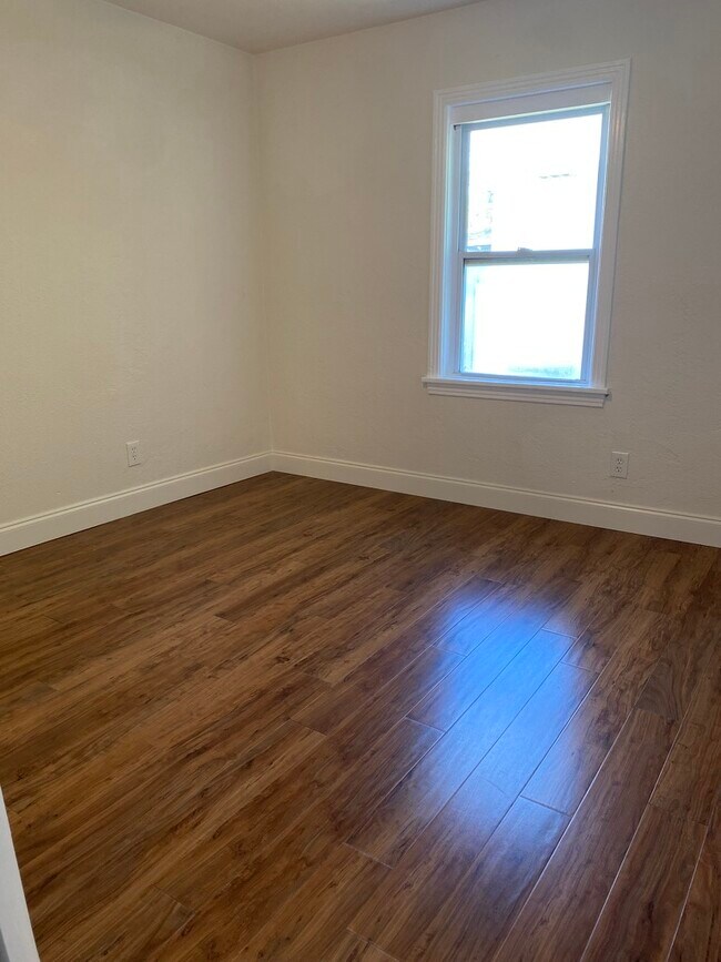 Foto del edificio - 129 36th Ave NE