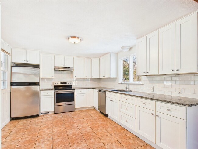 Foto del edificio - 215 Stoney Lea Rd