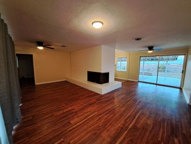 Building Photo - All Appliances Included & Great Views!