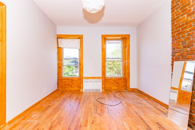 Building Photo - 564 Willoughby Ave