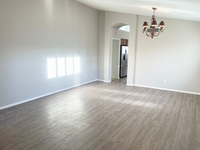 Building Photo - Single Level 3 Bedroom + Office! Beautiful...