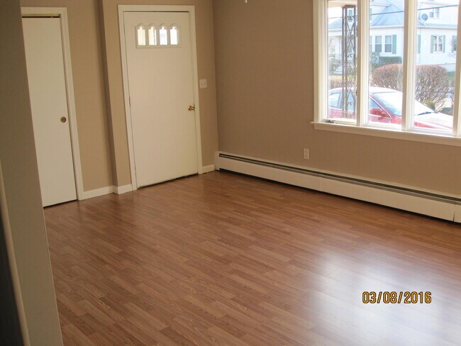 Foto del edificio - 99 Phenix Ave