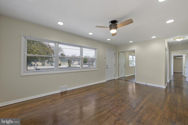 Foto del edificio - 244 Pomona Ave