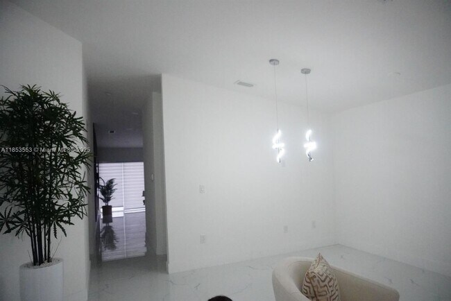 Building Photo - 16112 SW 104th Terrace