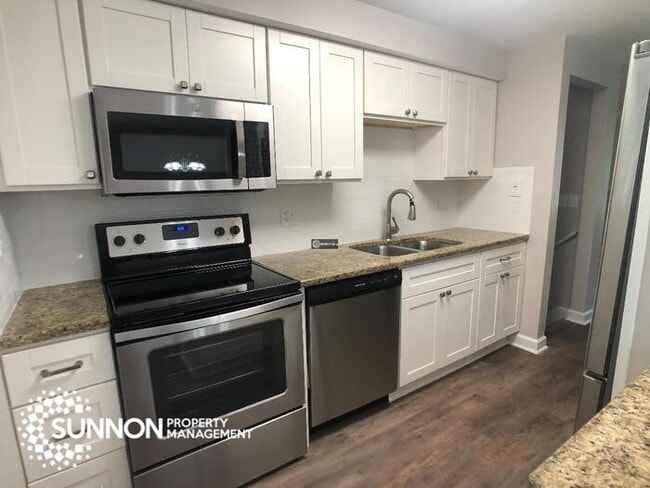 Foto del edificio - 4BR 2BA Renovated to perfection!