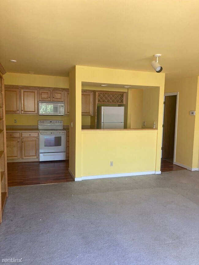 Foto del edificio - 2 br, 2 bath House - 303 (B) 2nd St. NW