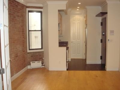 Primary Photo - 212 5th Ave