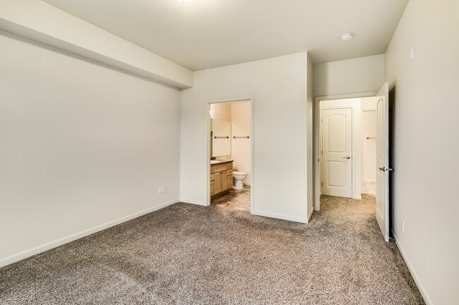El dormitorio B de Knik - The Residences at Northwood LLC