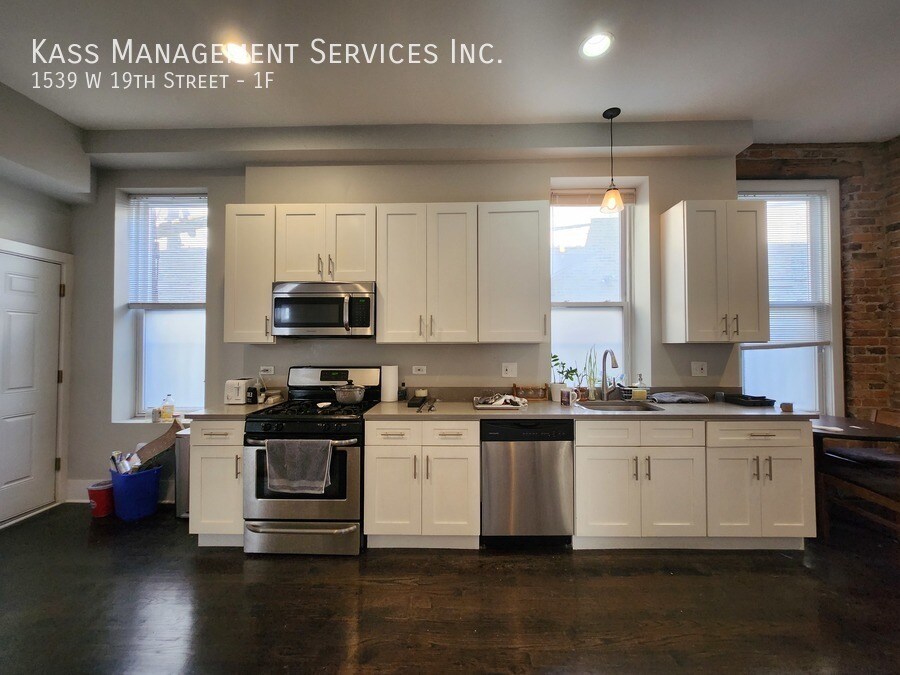 Foto principal - 1539 W 19th St