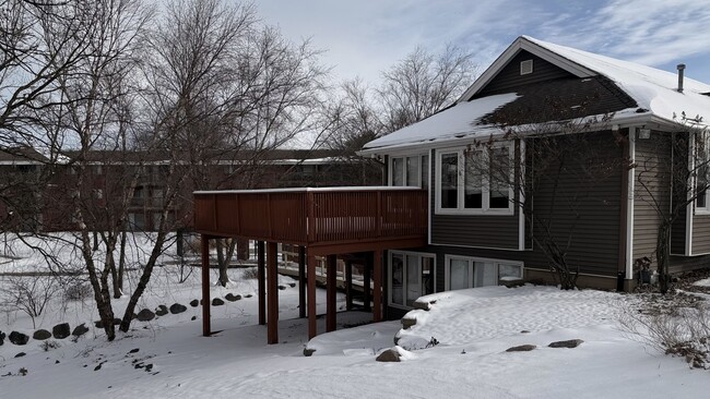 Building Photo - The Pointe on Fleur