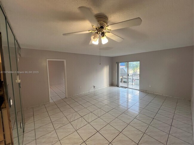 Foto del edificio - 5731 NW 37th St