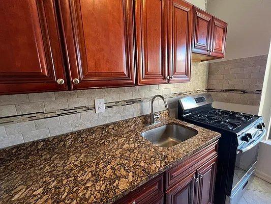 Building Photo - 2 bedroom in BRONX NY 10456