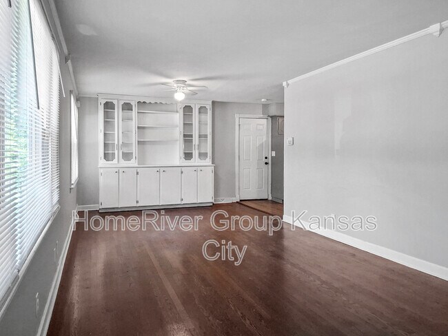 Foto del edificio - 5325 Ralston Ave
