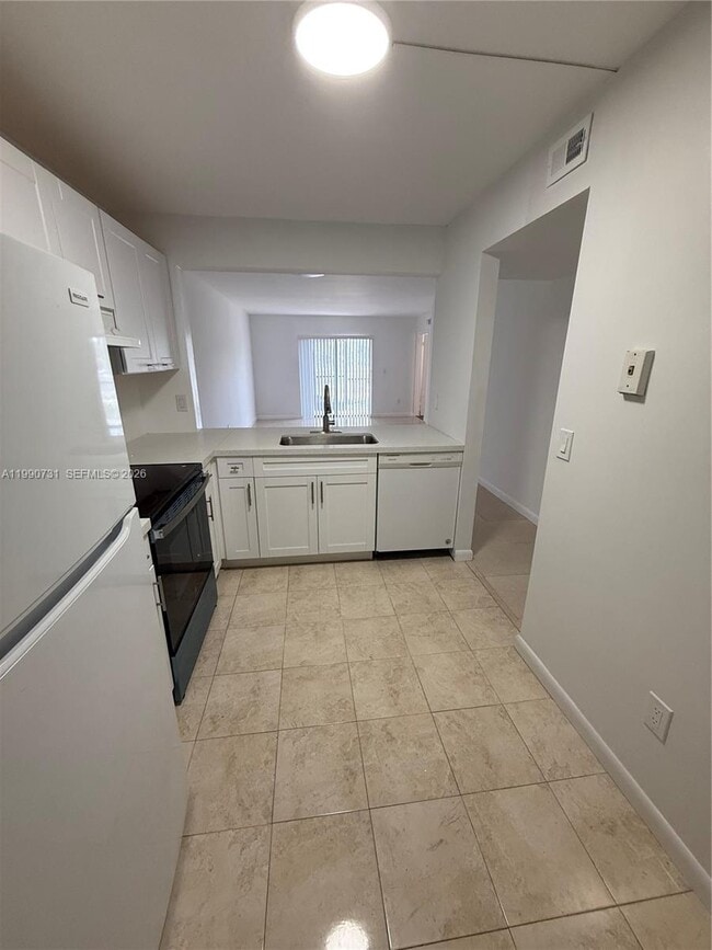 Foto del edificio - 860 NE 207th Terrace