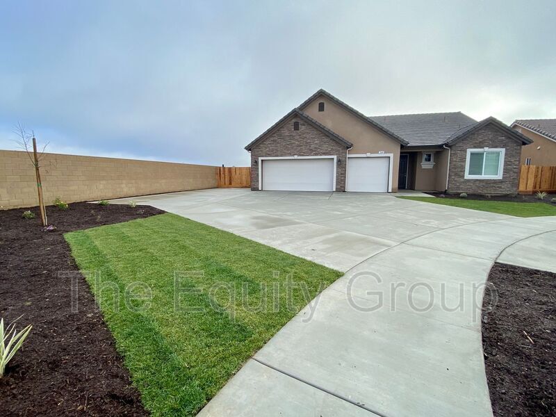 Primary Photo - 3444 N Parkwood Ct