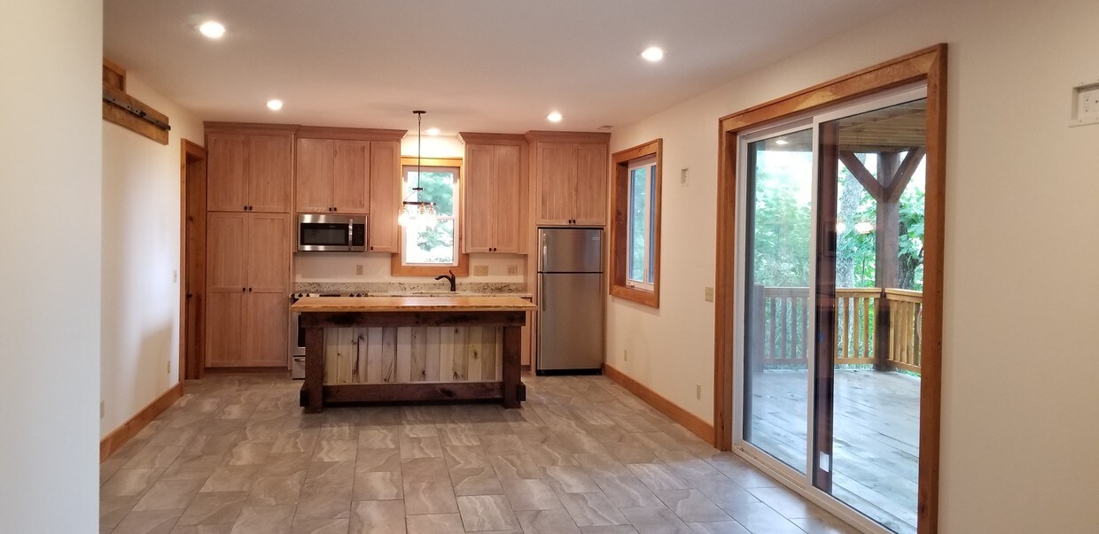 30 Horseshoe Bay Drive, Mills River, NC 28759 Apartments in Mills