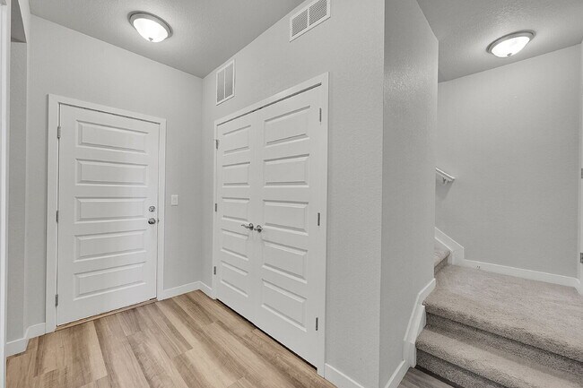 Foto del edificio - $2,775 - 3 Bed, 2.5 Bath Home in Aurora wi...