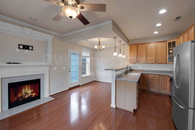 Building Photo - 10360 Caracara Dr