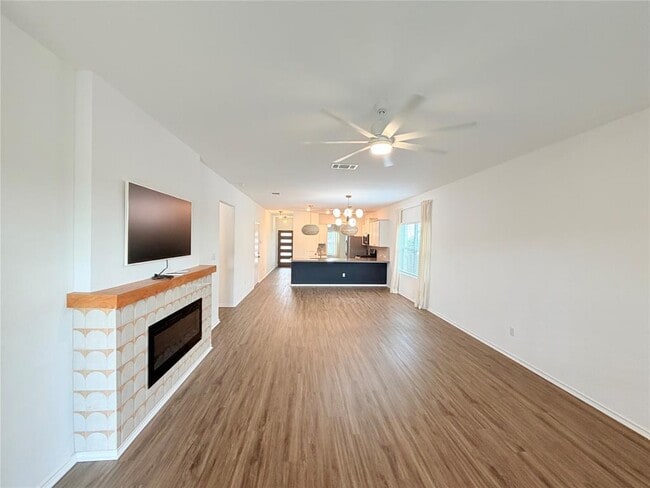 Building Photo - 928 Legends Ln