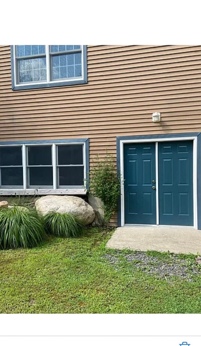 Building Photo - 1311 Burlingham Rd