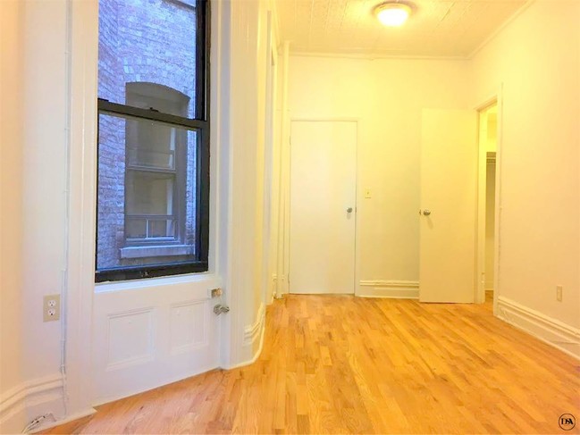 Building Photo - 483 Amsterdam Ave