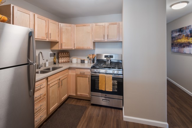 Beautiful Renovated Kitchens Available - Eden Commons