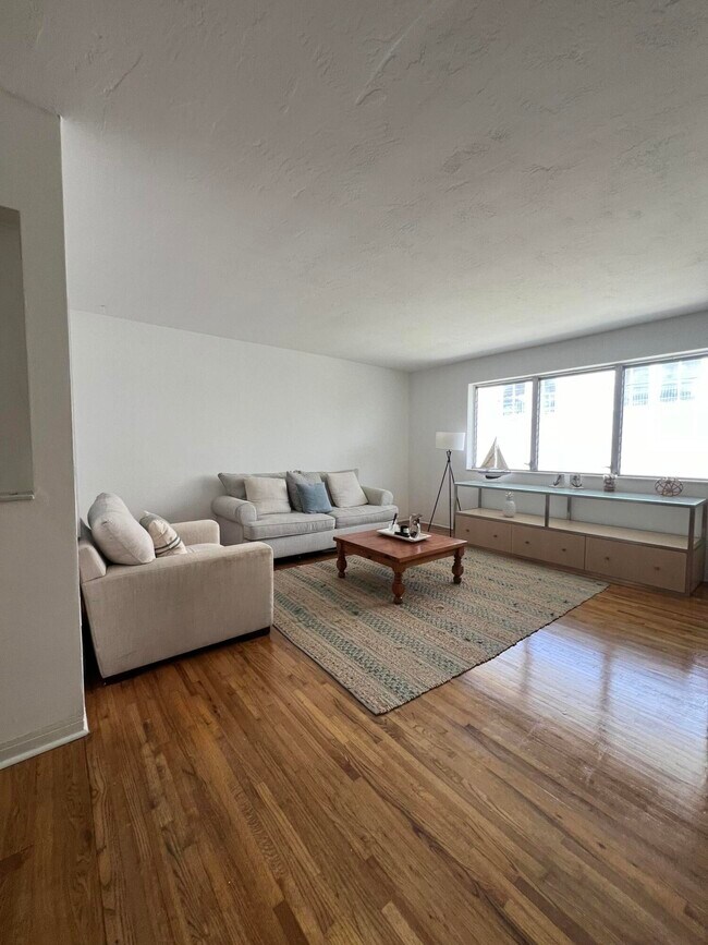 Foto del edificio - 1135 101st St