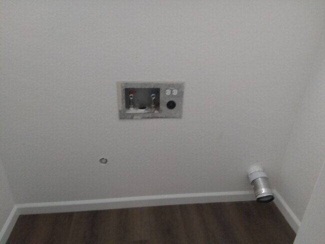 Foto del edificio - 14500 E 2nd Ave