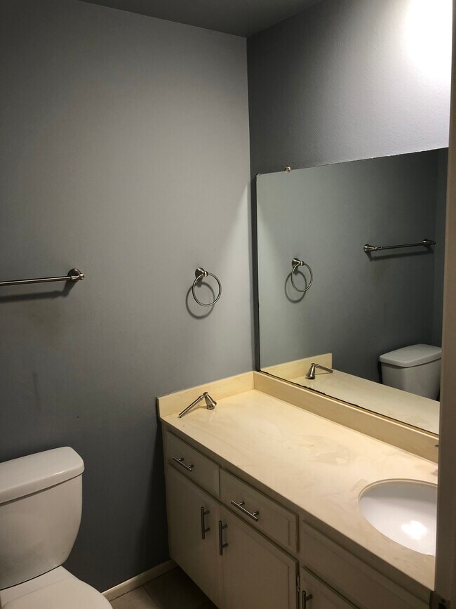 Foto del edificio - 507 N Elena Ave