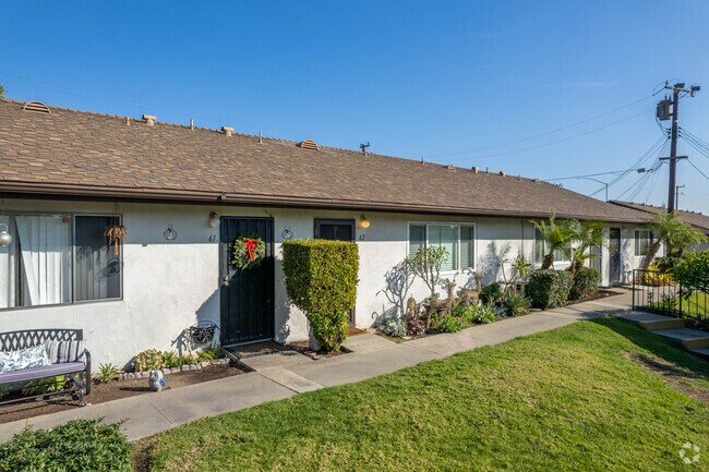 Building Photo - 1800 E Heim Ave