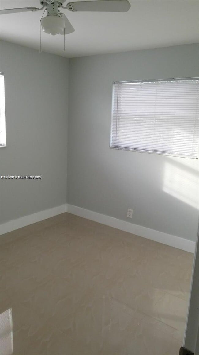 Foto del edificio - 260 SW 8th St