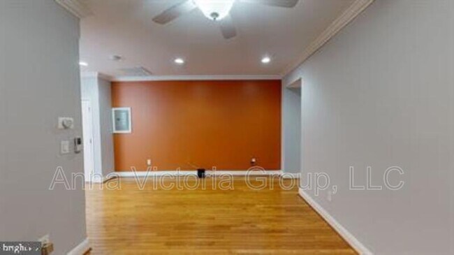 Foto del edificio - 711 Irving St NE