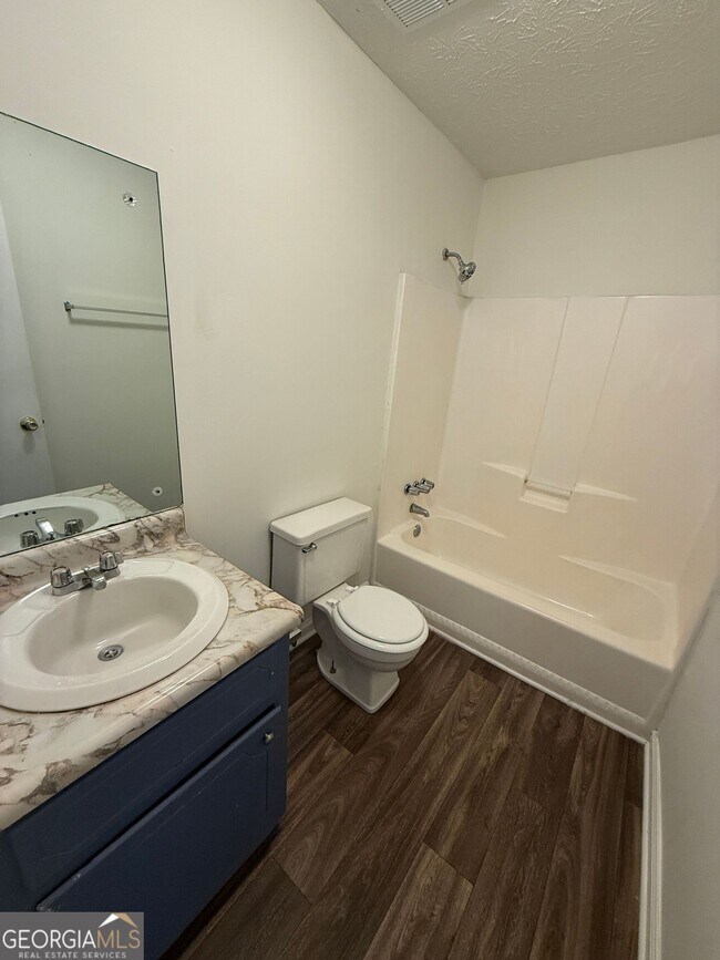 Foto del edificio - 540 Rustwood Dr