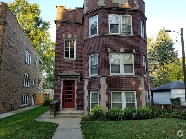 Building Photo - 1326 Dewey Ave