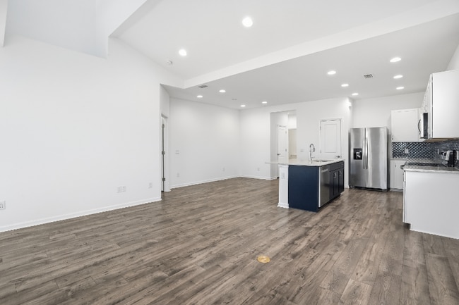 Building Photo - 8632 Tropics Ave