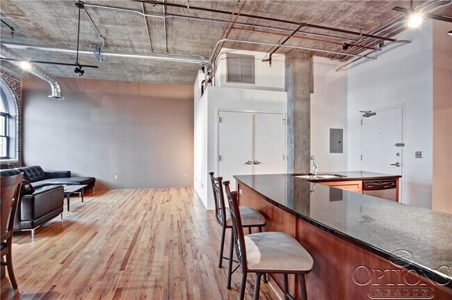 Building Photo - 3180 Mathieson Dr NE