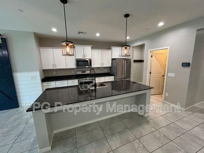 Foto del edificio - 21381 W Hubbell St