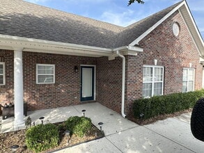 Building Photo - 207 Hibiscus Way