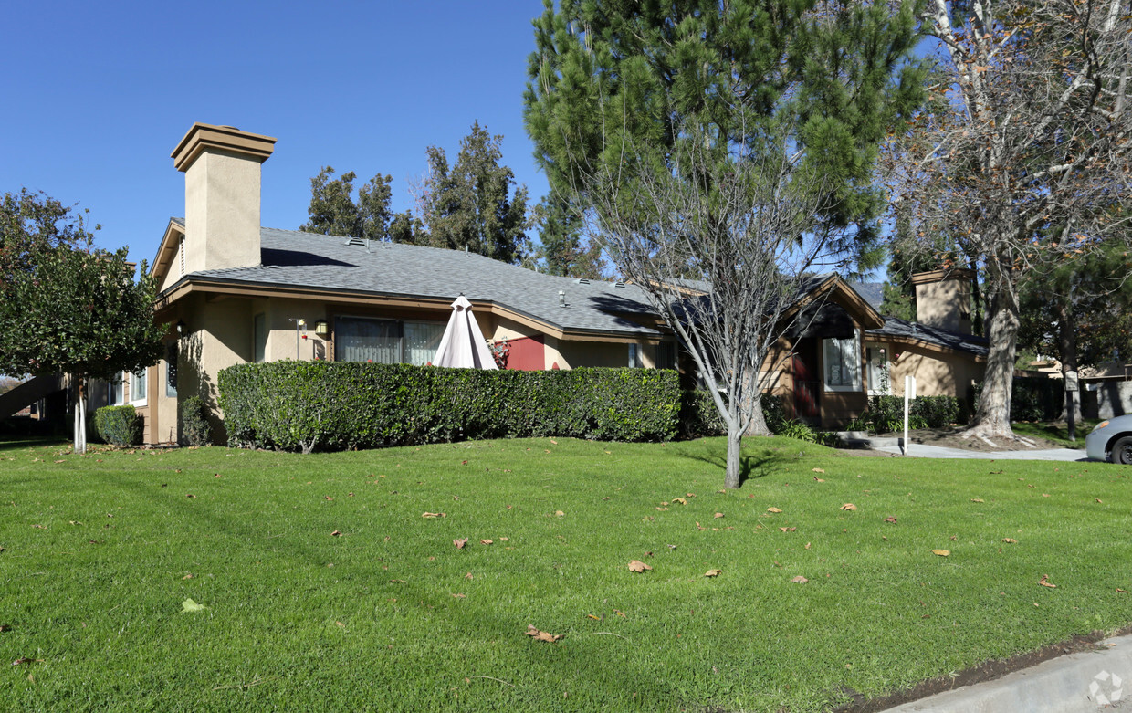 Primary Photo - Kendall Park Apartments