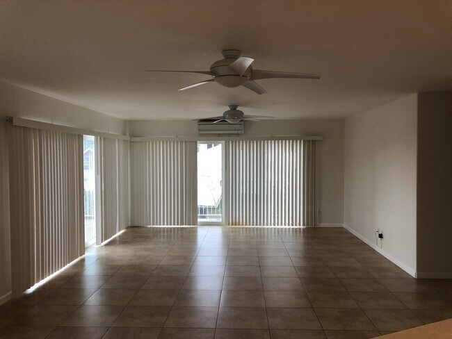 Foto del edificio - Private Duplex Home Across from Kahala Mall