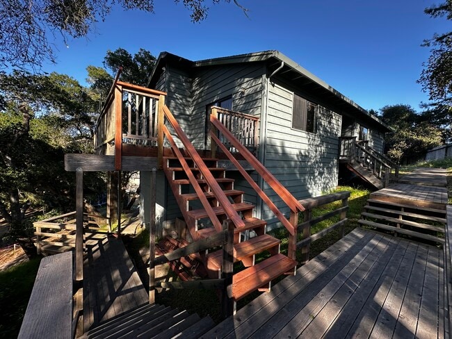 Building Photo - 812 Loma Prieta Dr