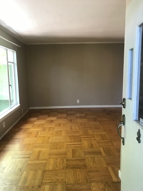 Building Photo - 5758 Thornhill Dr