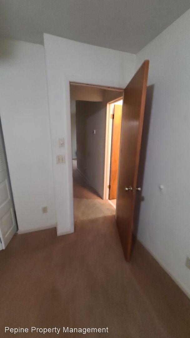 Building Photo - 2 br, 1 bath House - 2862 SW 39th Ave