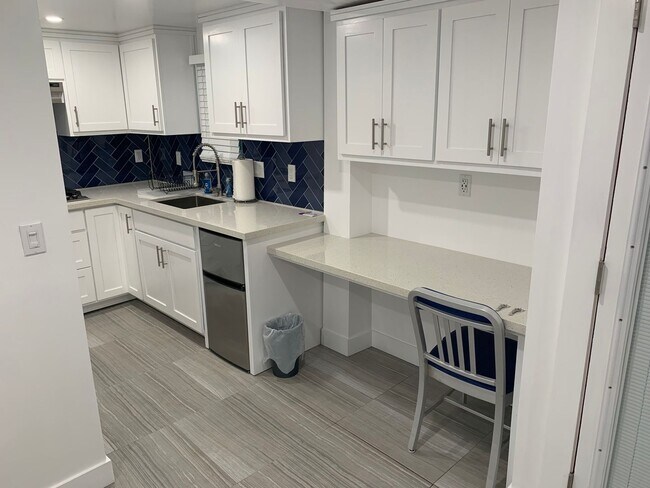 Foto del edificio - Modern Studio W/ patio