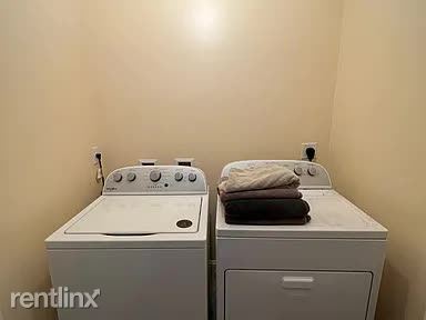 Foto del edificio - 4 br, 3 bath House - 6 Cufflin St Apt 1E