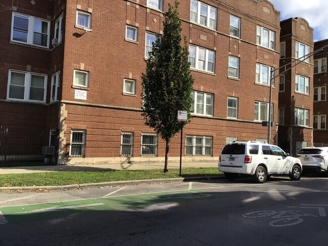 Foto del edificio - 4955 W Washington Blvd