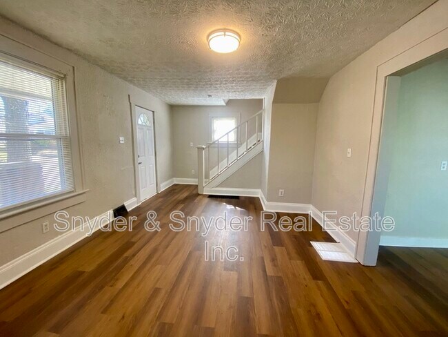 Foto del edificio - 748 Merton Ave