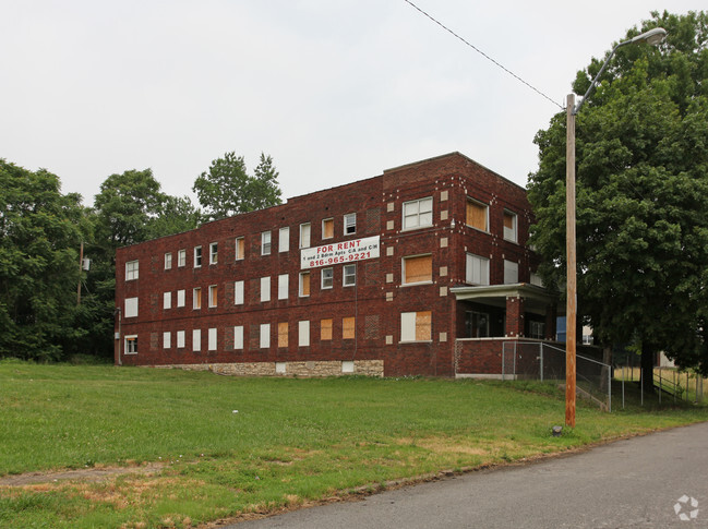 Building Photo - 3006 Tracy Ave