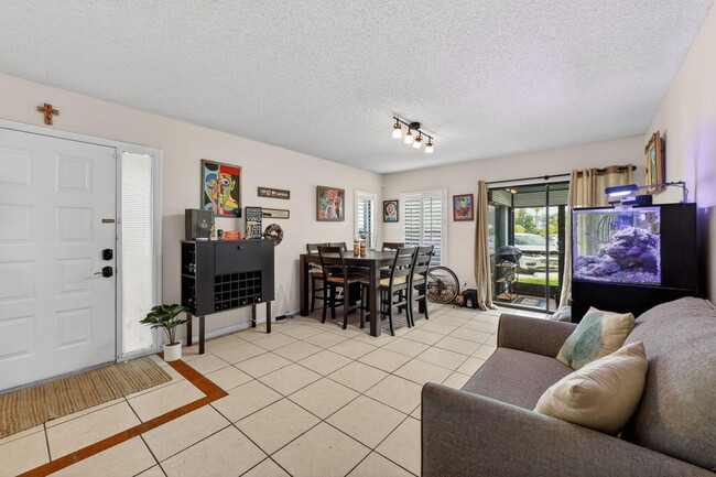 Building Photo - 950 S Kanner Hwy